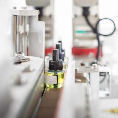 Soluciones de etiquetado automático unitario para todo tipo de formas y a las máximas velocidades